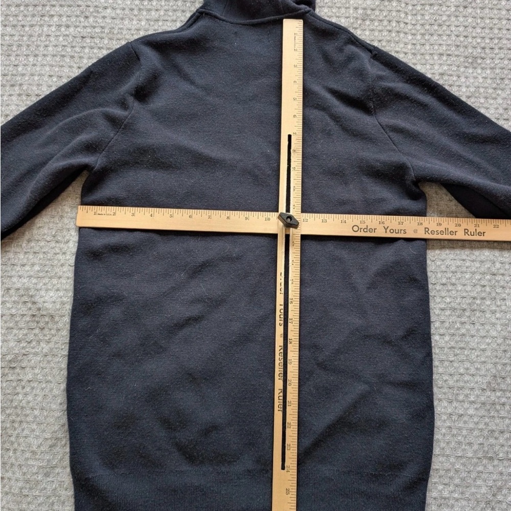 Taylor Stitch Merino Wool Zip Hoodie – Navy
Men’s Size SMALL - Picture 11 of 13